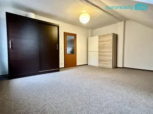 Pronájem bytu 2+kk, Karlovy Vary, Plzeňská, 57 m2