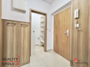 Pronájem bytu 2+kk, Praha - Uhříněves, Karla Guta, 37 m2