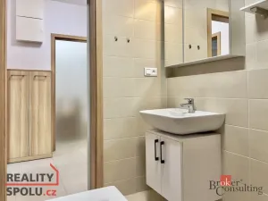 Pronájem bytu 2+kk, Praha - Uhříněves, Karla Guta, 37 m2