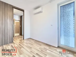 Pronájem bytu 2+kk, Praha - Uhříněves, Karla Guta, 37 m2