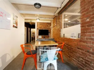 Prodej obchodního prostoru, Praha - Smíchov, Zborovská, 186 m2