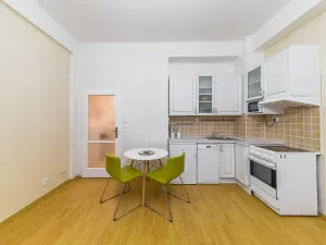 Pronájem bytu 1+kk, Praha - Vršovice, Bulharská, 32 m2