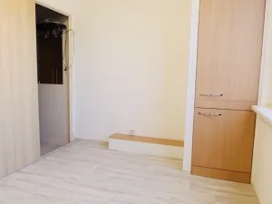 Pronájem bytu 2+kk, Hradec Králové - Nový Hradec Králové, třída Edvarda Beneše, 41 m2