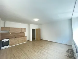 Pronájem bytu 1+kk, Praha - Vysočany, Na Harfě, 36 m2