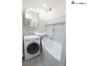 Pronájem bytu 3+1, Praha - Břevnov, Pod Královkou, 65 m2