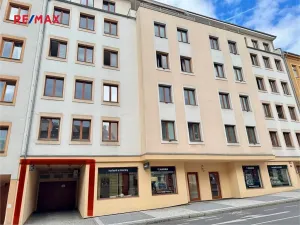 Pronájem garážového stání, Praha - Žižkov, Husitská, 13 m2