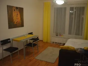 Pronájem bytu 1+kk, Brno, Zderadova, 30 m2