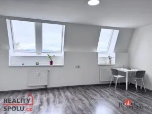 Pronájem bytu 1+kk, Žebrák, Sídliště, 35 m2