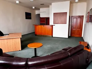 Pronájem kanceláře, Klatovy, nám. Míru, 65 m2