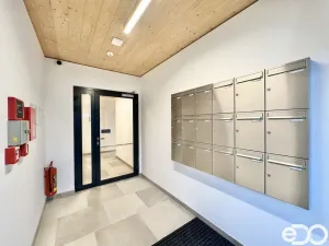 Pronájem bytu 3+kk, Praha, Ujgurská, 57 m2