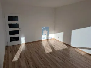 Pronájem bytu 4+1, Praha, Chalabalova, 107 m2