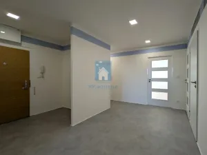 Pronájem bytu 4+1, Praha, Chalabalova, 107 m2