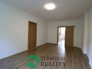 Pronájem bytu 2+kk, Karlovy Vary, Na Vyhlídce, 78 m2