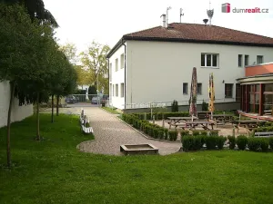 Pronájem restaurace, Praha - Benice, Květnového povstání, 230 m2