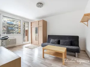 Pronájem bytu 1+kk, Praha - Prosek, Bílinská, 26 m2