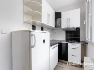 Pronájem bytu 1+kk, Praha - Prosek, Bílinská, 26 m2