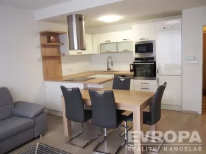 Pronájem bytu 2+kk, Plzeň - Jižní Předměstí, Presslova, 48 m2