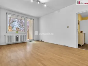 Prodej bytu 2+1, Karlovy Vary - Stará Role, Závodu míru, 63 m2