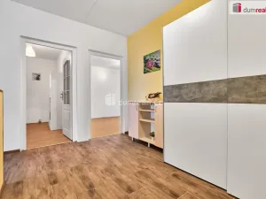Prodej bytu 2+1, Karlovy Vary - Stará Role, Závodu míru, 63 m2