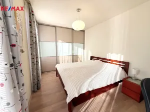 Pronájem bytu 4+1, Praha - Kobylisy, Služská, 96 m2