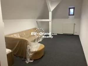 Pronájem kanceláře, Varnsdorf, 5. května, 94 m2