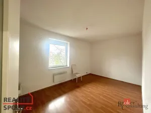 Pronájem bytu 2+1, Plzeň - Doubravka, V Malé Doubravce, 74 m2
