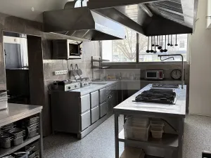 Pronájem restaurace, Pardubice, náměstí Republiky, 350 m2