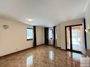 Prodej vily, Nová Role - Mezirolí, 350 m2