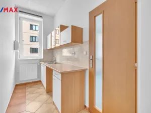 Pronájem kanceláře, Hradec Králové - Slezské Předměstí, Sládkova, 170 m2