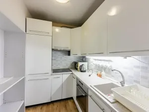 Pronájem bytu 2+kk, Praha - Kobylisy, Rajmonova, 55 m2