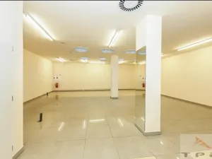 Prodej obchodního prostoru, Karlovy Vary, Divadelní náměstí, 100 m2