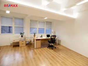 Pronájem kanceláře, Praha - Hloubětín, Nademlejnská, 40 m2