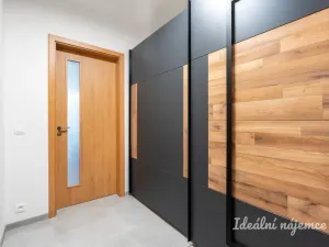 Pronájem bytu 1+kk, Praha - Hloubětín, Waltariho, 37 m2