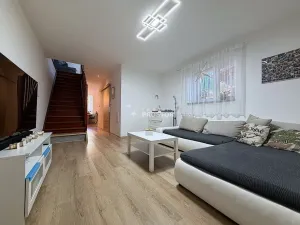 Prodej rodinného domu, Slaný - Trpoměchy, 120 m2