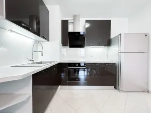 Prodej bytu 2+kk, Praha - Horní Měcholupy, Modenská, 54 m2