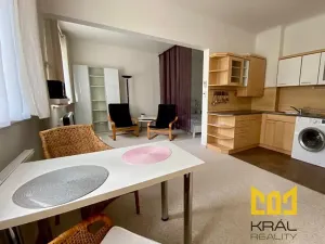 Pronájem bytu 1+kk, Praha - Uhříněves, náměstí Bratří Jandusů, 35 m2