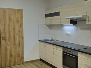 Pronájem bytu 2+1, Praha - Smíchov, Nádražní, 52 m2