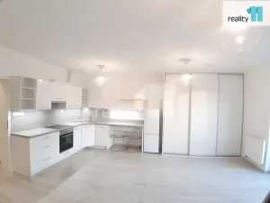 Pronájem bytu 1+kk, Jesenice, Cedrová, 63 m2