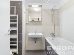 Prodej bytu 2+kk, Praha - Vysočany, Za Krejcárkem, 46 m2