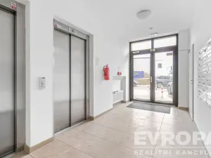 Prodej bytu 2+kk, Praha - Vysočany, Za Krejcárkem, 46 m2