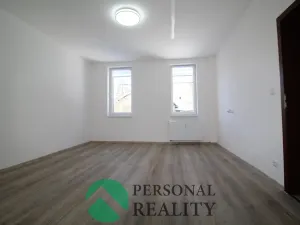 Pronájem bytu 2+1, Karlovy Vary, K Letišti, 57 m2