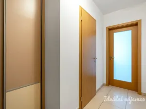 Pronájem bytu 1+kk, Praha - Řeporyje, Kakosova, 38 m2