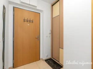 Pronájem bytu 1+kk, Praha - Řeporyje, Kakosova, 38 m2
