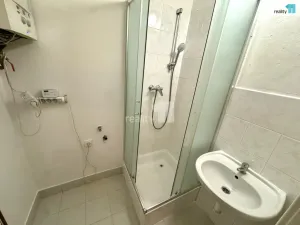 Pronájem bytu 2+kk, Praha - Libeň, Na hrázi, 48 m2