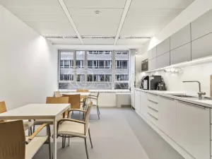 Pronájem kanceláře, Praha - Dejvice, Evropská, 318 m2