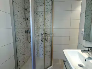 Pronájem bytu 2+1, Karlovy Vary, Krymská, 51 m2