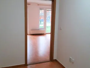 Pronájem bytu 1+kk, Praha - Strašnice, Názovská, 35 m2