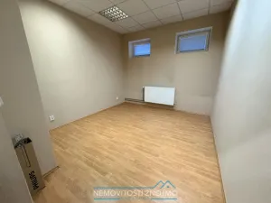 Pronájem výrobních prostor, Znojmo, Bolzanova, 496 m2