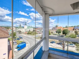 Prodej kanceláře, Křižanov, Benešovo náměstí, 530 m2