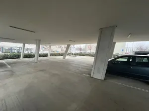 Pronájem garážového stání, Brno, Kigginsova, 12 m2